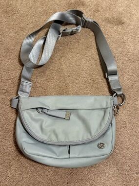 Lululemon All Night Festival Bag